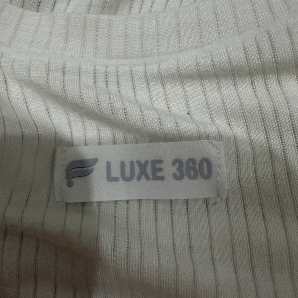 Fabletics luxe 360 tee - image 5